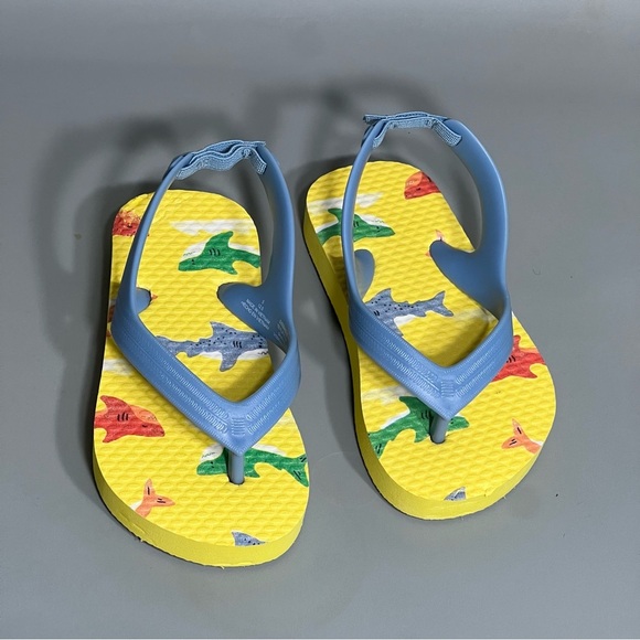 Toddler boys Yellow colorful shark baby Flip Flops size 5 good condition. - Picture 2 of 13
